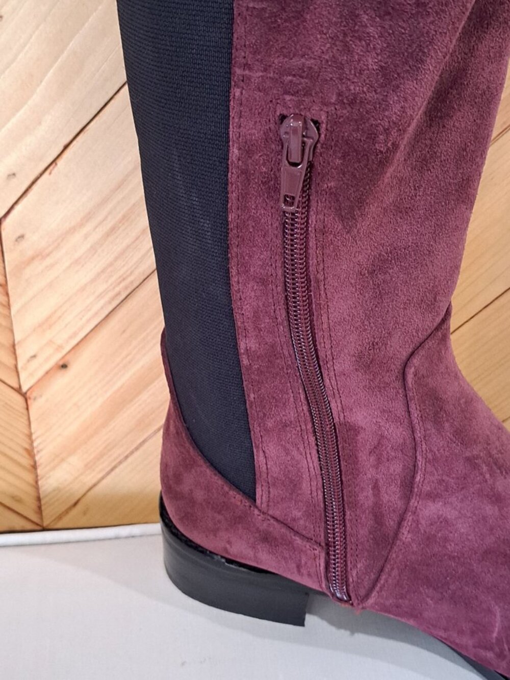 Vince Camuto Vacilla Womens Cranberry Suede Knee-High Boots Buttons Riding 9 - Picture 4 of 12